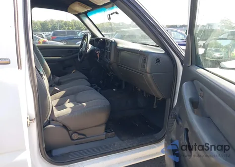 2004 Chevrolet Silverado Work Truck z USA, uszkodzony, nr VIN 1GCHK24U74E231542